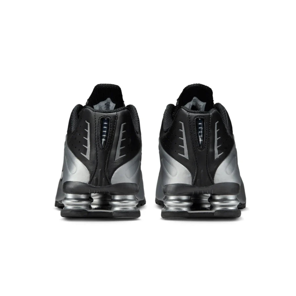 Nike Shox R4 Metallic Silver and Black hee