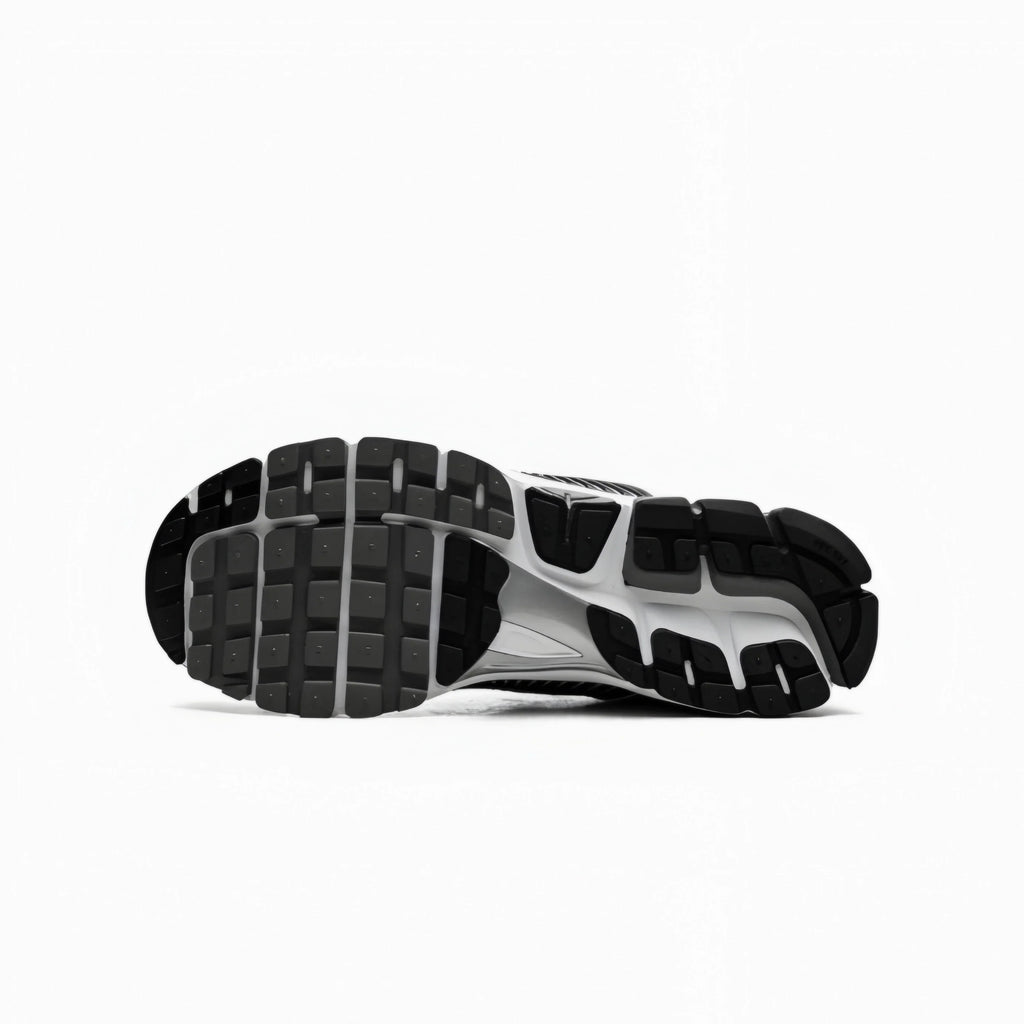 Nike Zoom Vomero 5 SE SP 'Black/Metallic Silver'